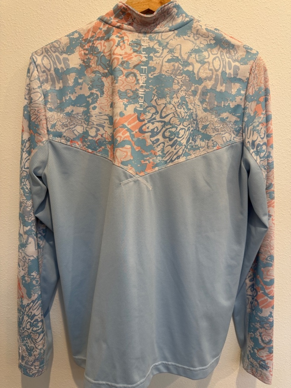 Huk Blue and Coral Abstract Fishing Shirt large - Picture 4 of 5